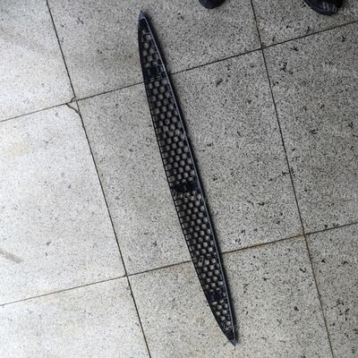 الغطاء السفلي لـ THERMO KING T-600M ، T-800M ، T-1000M ، T-680Pro ، T-880Pro ، T-1080Pro ، نموذج 988025 GRILLE-LOWER-TK أسود ، SP