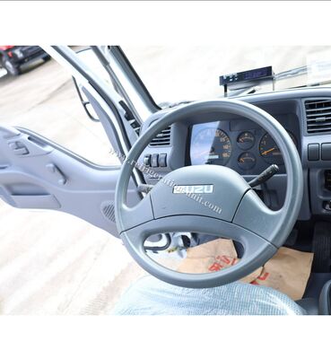 هيكل شاحنة Isuzu 100p Japan Brand مع صندوق مبرد بطول 4.1 متر مع وحدات التبريد THERMO KING RV380V 4X2 Mini 3tons 2 Ton Freezer المبردة